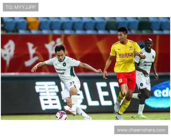 成都羽毛球队在冠军赛中以82分稳居积分榜首位，展现强劲实力