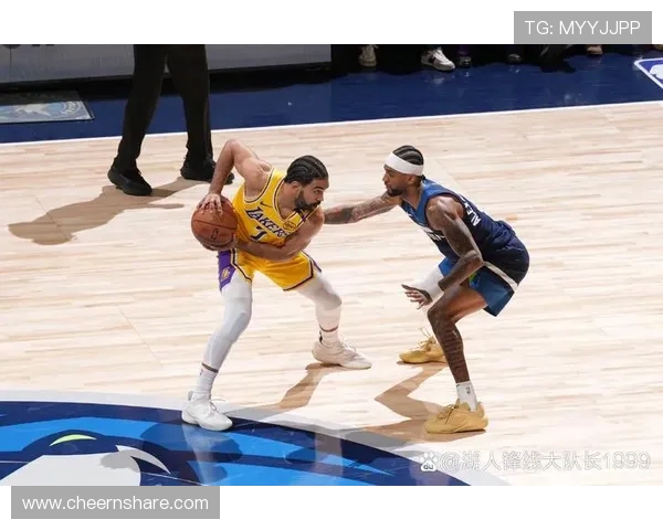 今天76人对阵湖人激战正酣谁能在这场对决中笑到最后